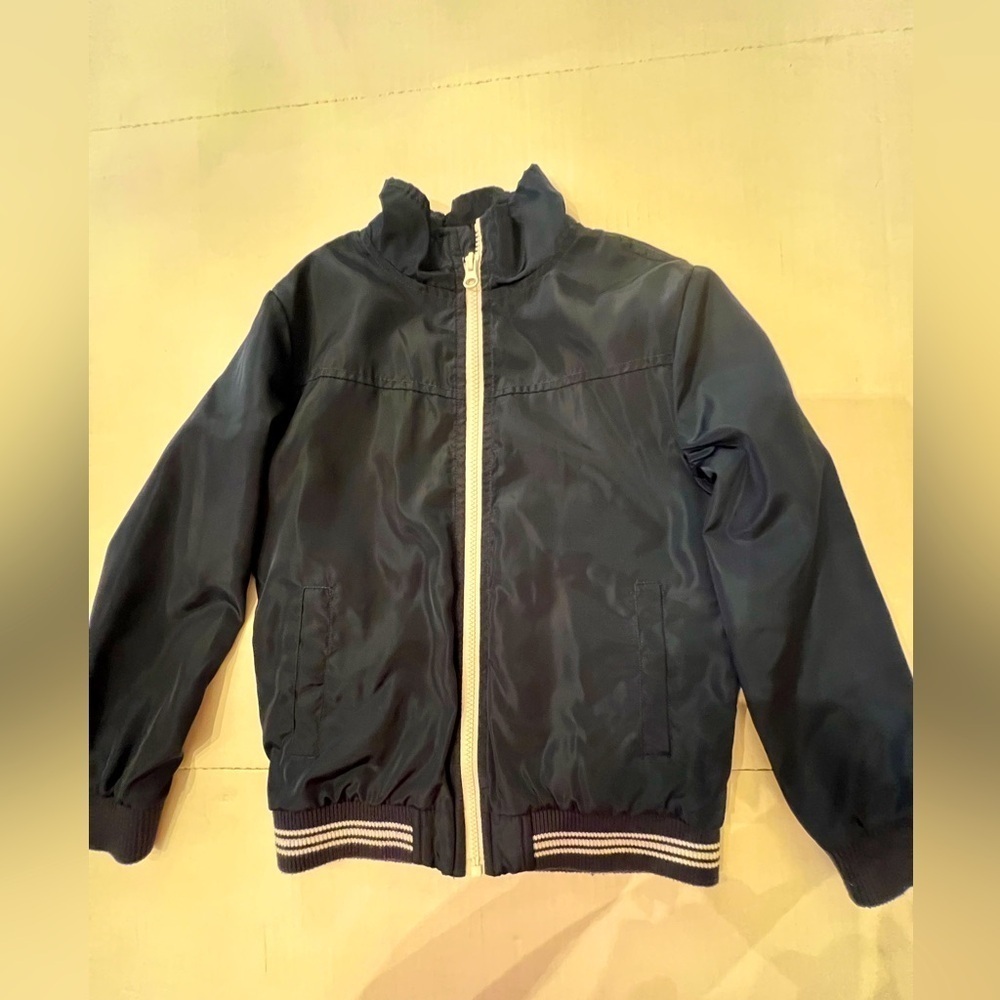 JOE FRESH LIGHTWEIGHT BOYS SIZE MEDIUM JACKET.   NAVY BLUE WITH WHITE TRIM
